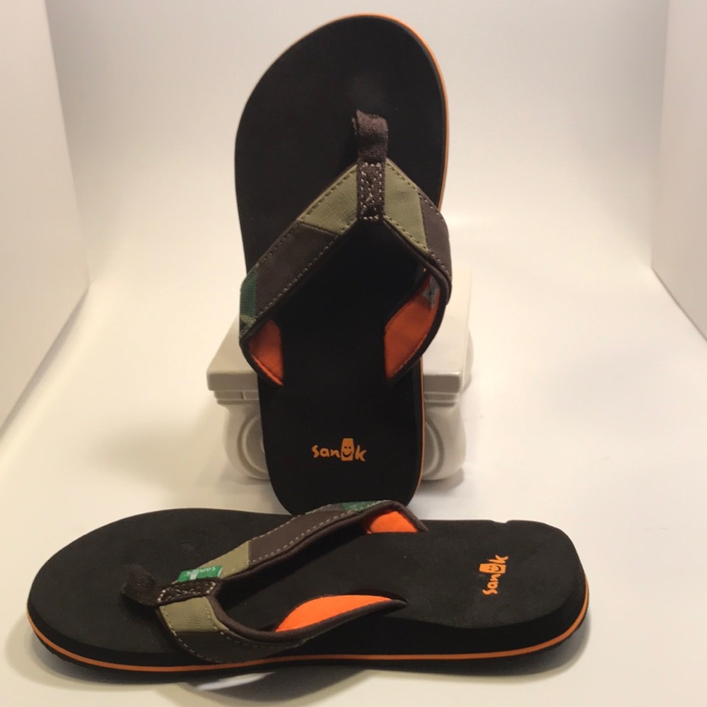 Child’s Sanuk FlipFlops
